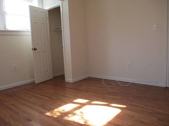 2nd image of 2804 33rd St #20
