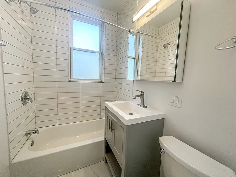 4049-57 N. Francisco Ave. — Photo 8