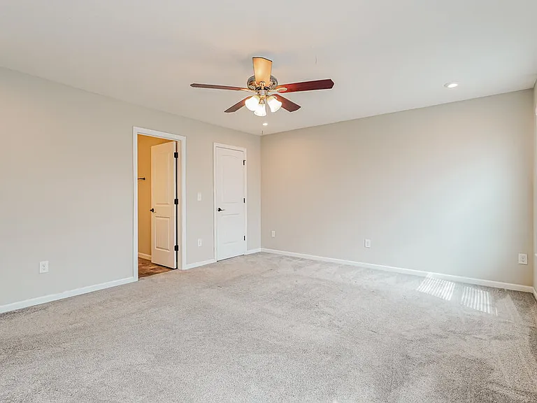 4996 Crestbrook Dr — Photo 11
