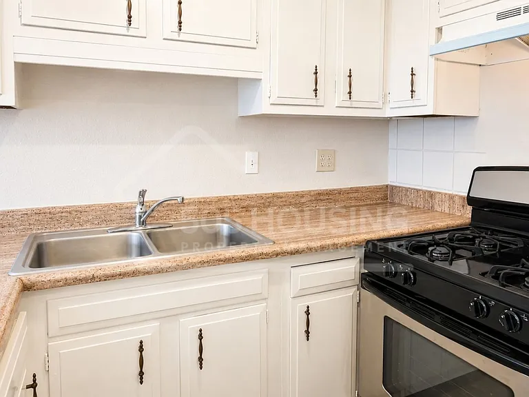 503 Pennsylvania St SE #10 — Photo 8
