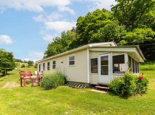 132 Bobbinshop Rd, Chelsea, VT 05038