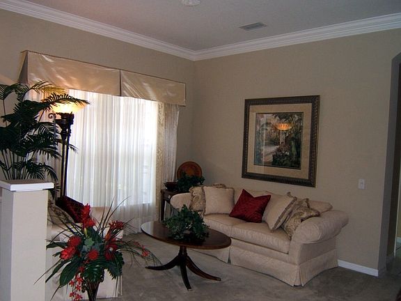 3rd image of 393 Knight Dr