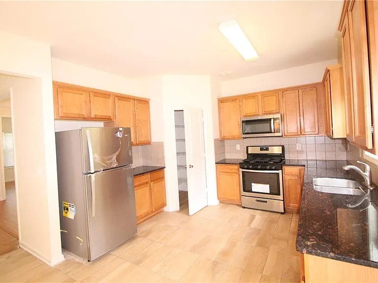 1961 Stoney Chase Dr — Photo 7