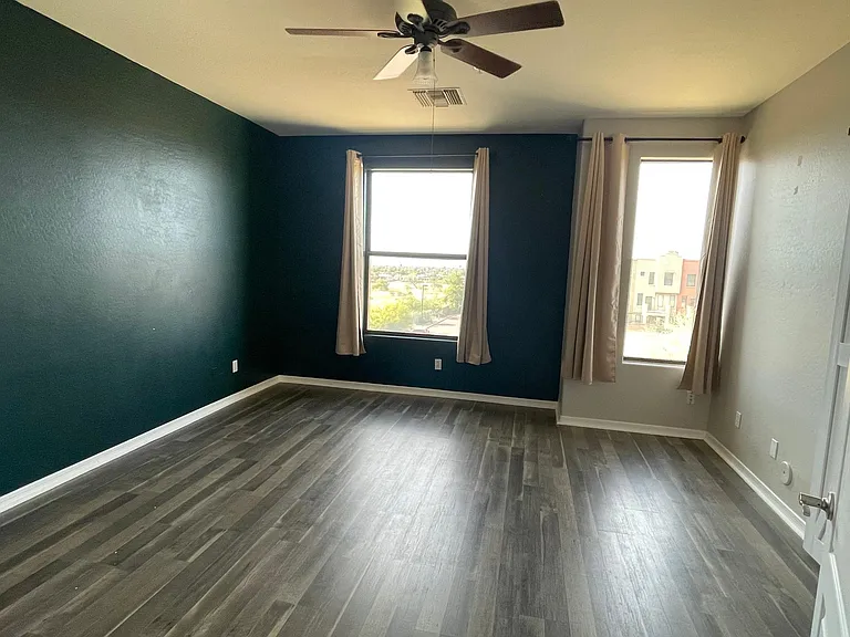 128 W Milada Dr — Photo 3