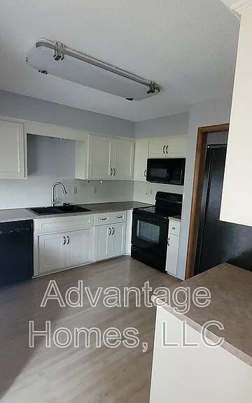 10701 W 115th Ter — Photo 8