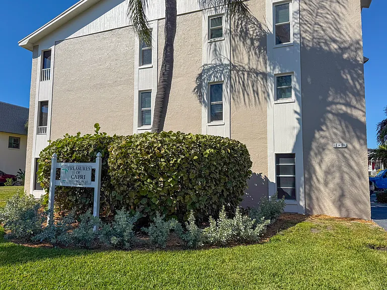 255 Capri Cir N #8 — Photo 7