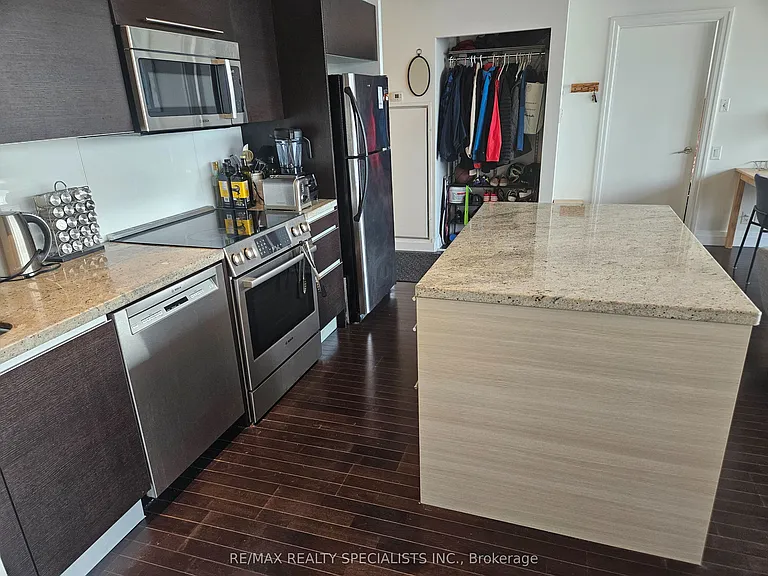 33 Mill St #806 — Photo 7