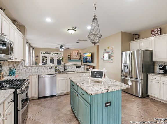 3rd image of 1202 Calcutta Ln