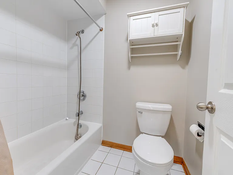 5S735 Park Meadow Dr — Photo 12
