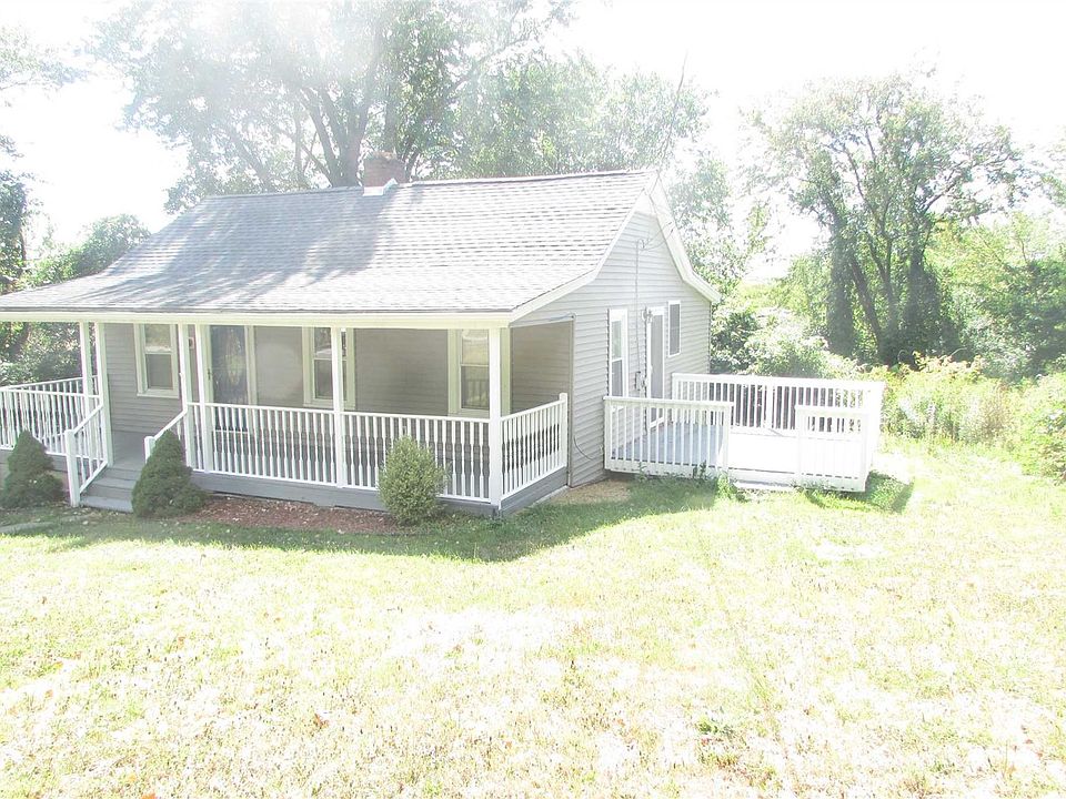 1st image of 215 Sunset Dr