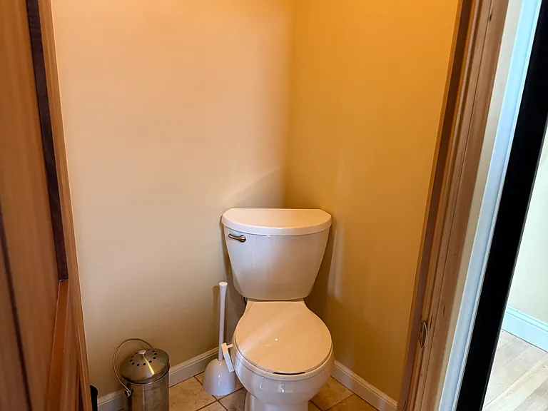 1652 Galbraith Ln — Photo 14