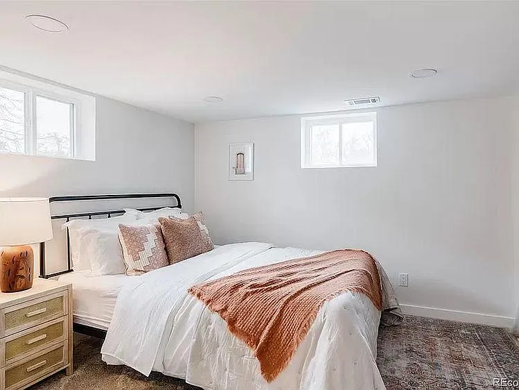 4 bed, 1728 sqft, $3,400 — Photo 4