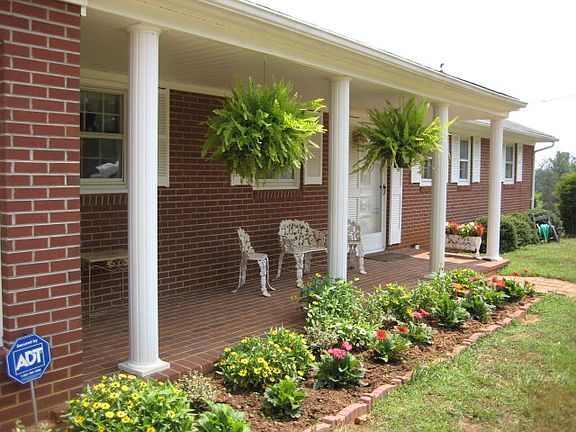 2nd image of 2020 Spruce St