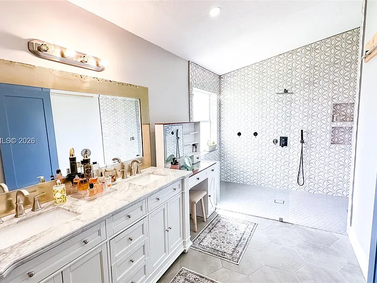 18795 NW 24th Ct — Photo 11