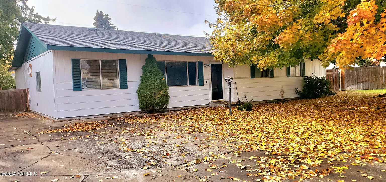 2906 Clinton Way photo 1
