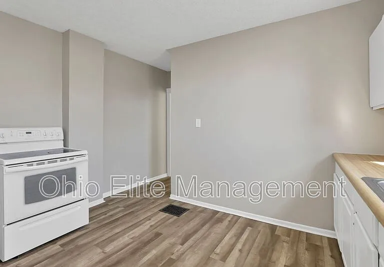 793 E Starr Ave — Photo 19