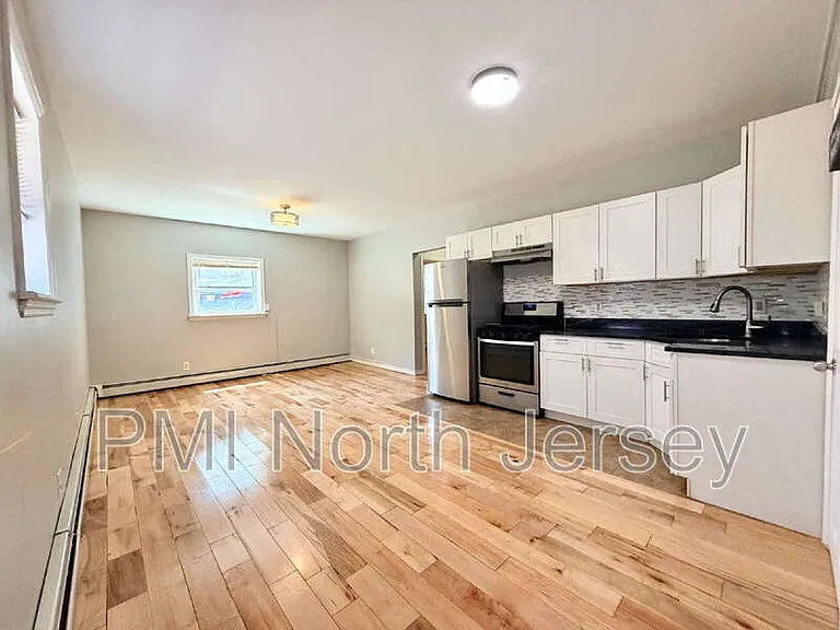 224 Macarthur Ave #B — Photo 6