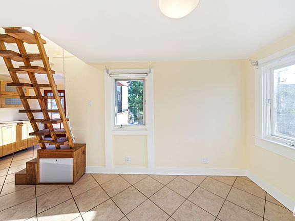 4th image of 34 1/2 Park Ave