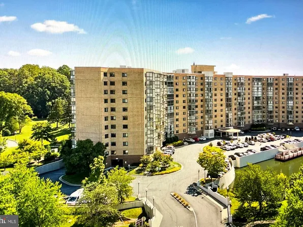 3330 N Leisure World Blvd #5122, Silver Spring, MD 20906