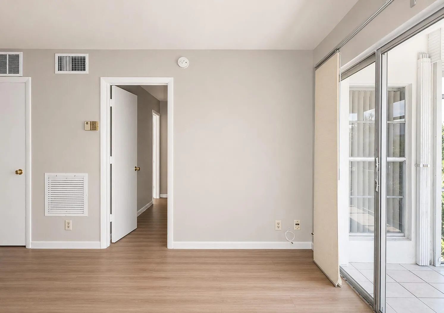 3040 NE 16th Ave — Photo 3