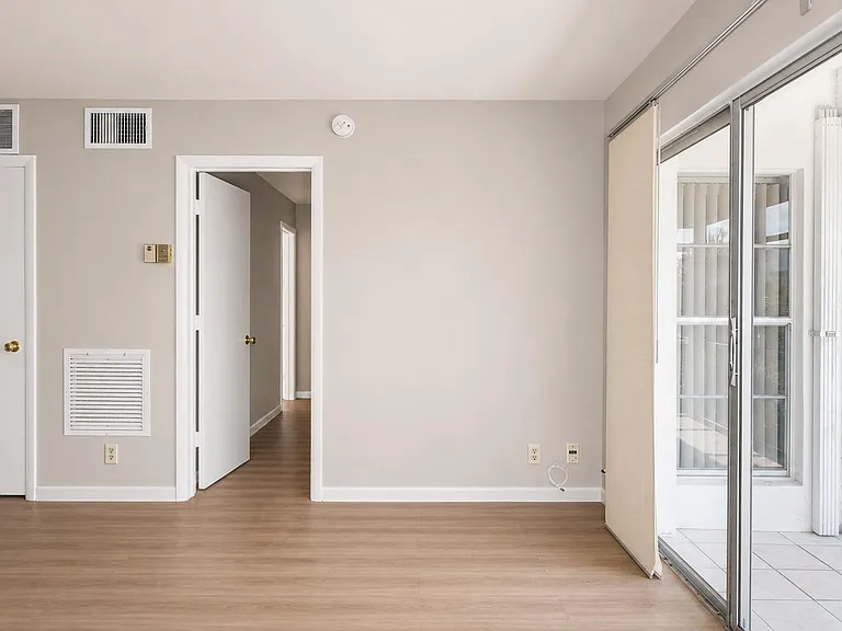 3040 NE 16th Ave #308 — Photo 5