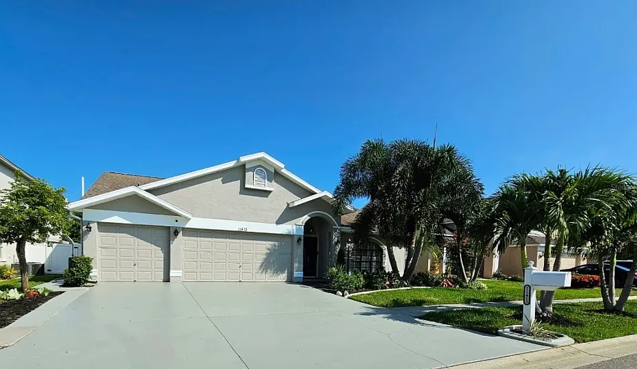 3 bed, 2124 sqft, $4,900 — Photo 1
