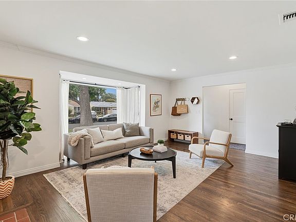 3rd image of 5423 Columbus Ave