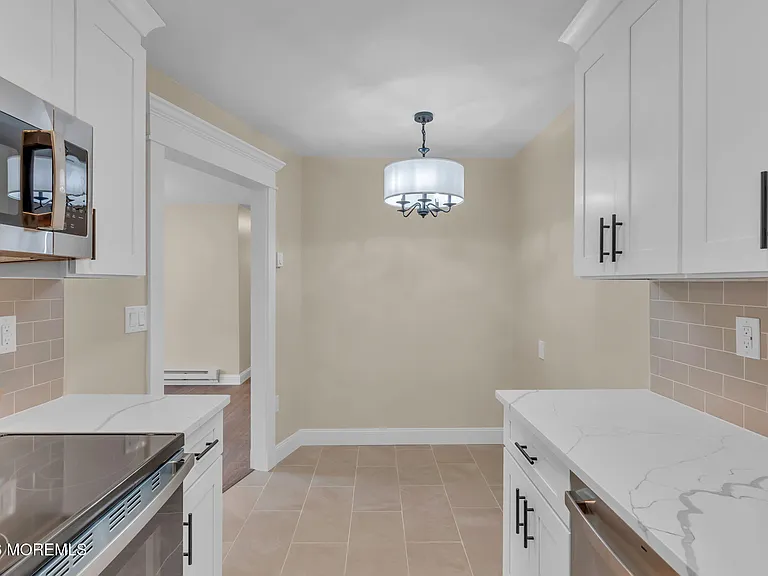168 Amberly Dr #D — Photo 10