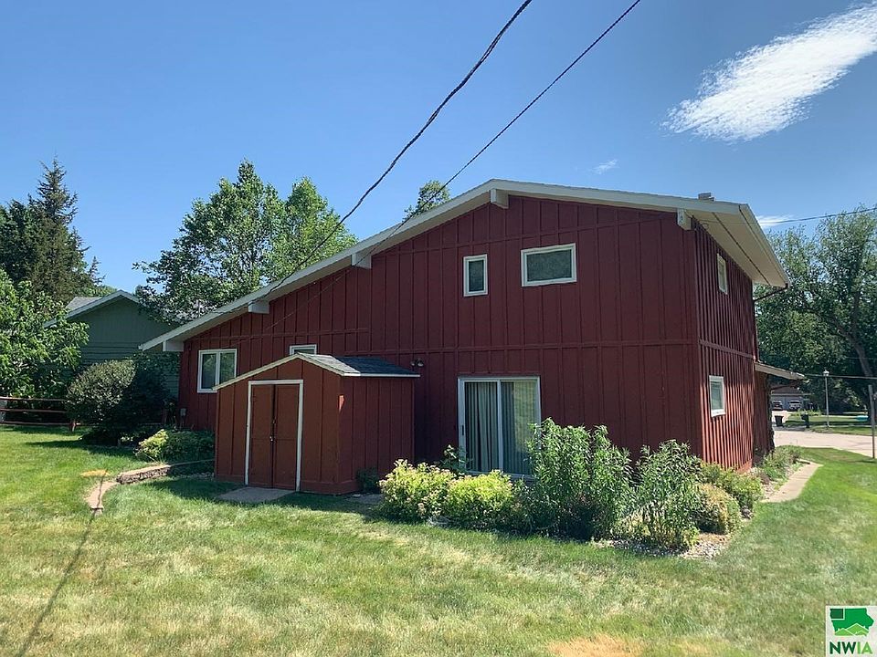 2nd image of 4816 Royal Ct