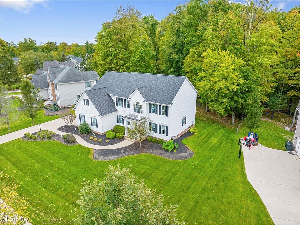 2nd image of 670 S Sussex Ct