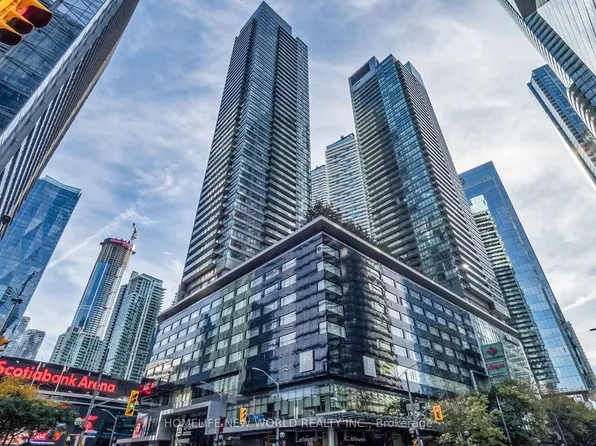 65 Bremner Blvd #4905, Toronto, ON M5J 0A7