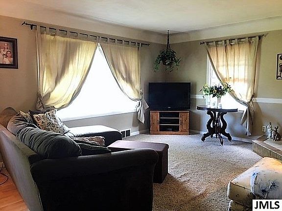 5th image of 2243 Saines Manor Dr
