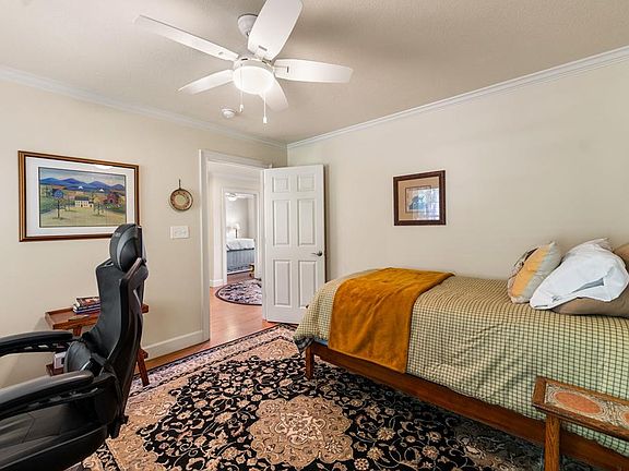 32nd image of 270 Ausburn Rd