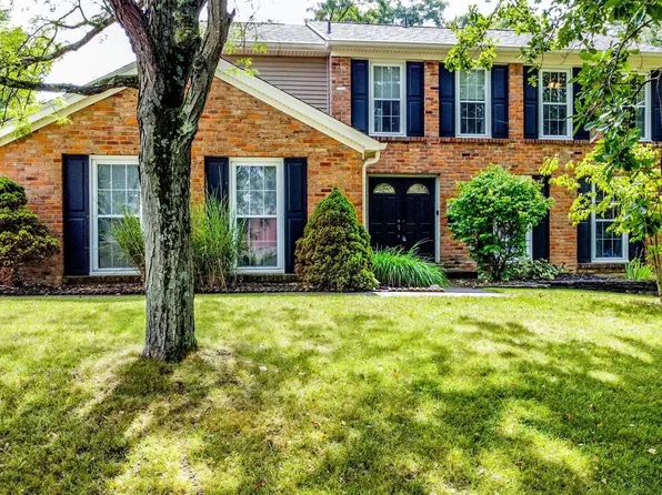 3967 Robinhill Dr, Cincinnati, OH 45211