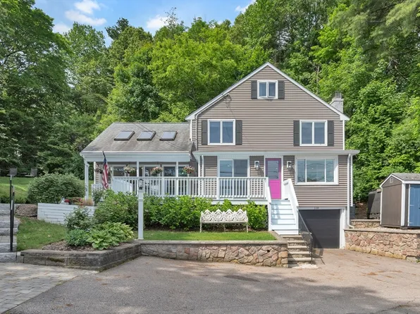 118 Woolford Rd, Wrentham, MA 02093