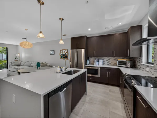 625 NE 22nd Drive, Wilton Manors, FL 33305