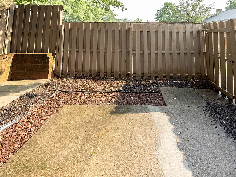 Woodside Terrace Apartments — Photo 46
