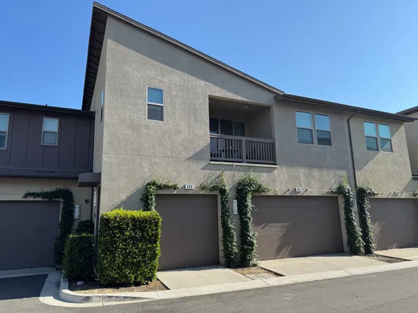 300 Alienta Ln, Mission Viejo, CA 92694