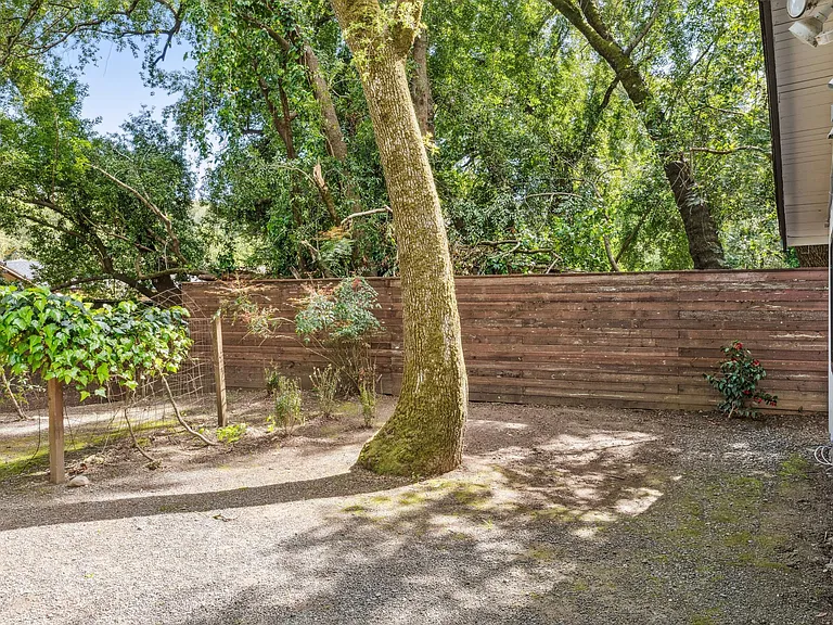 10 Angelica Ct #A — Photo 25
