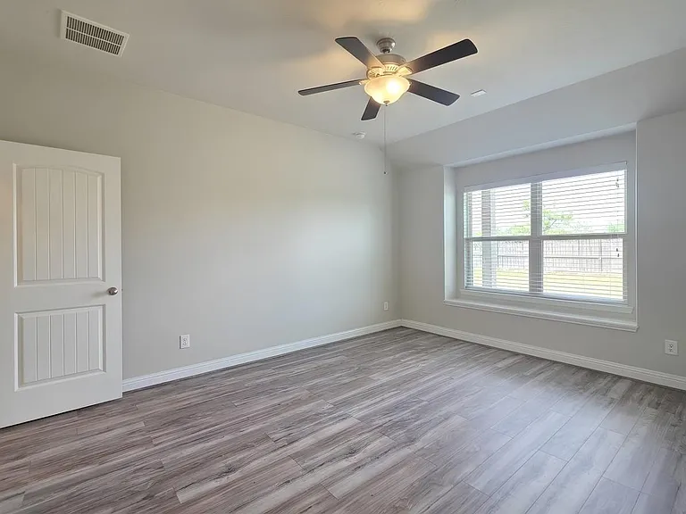 8206 Oxbow Manor Ln — Photo 24