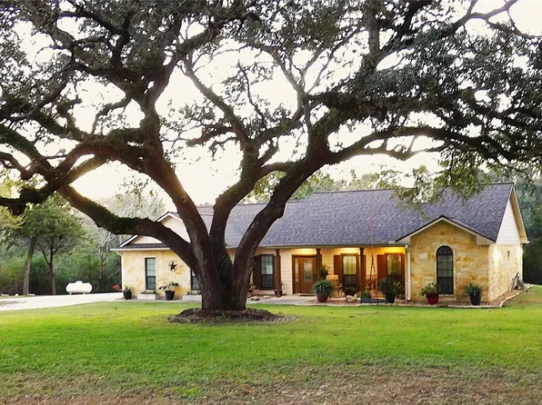 4443 Highway 90, Alleyton, TX 78935