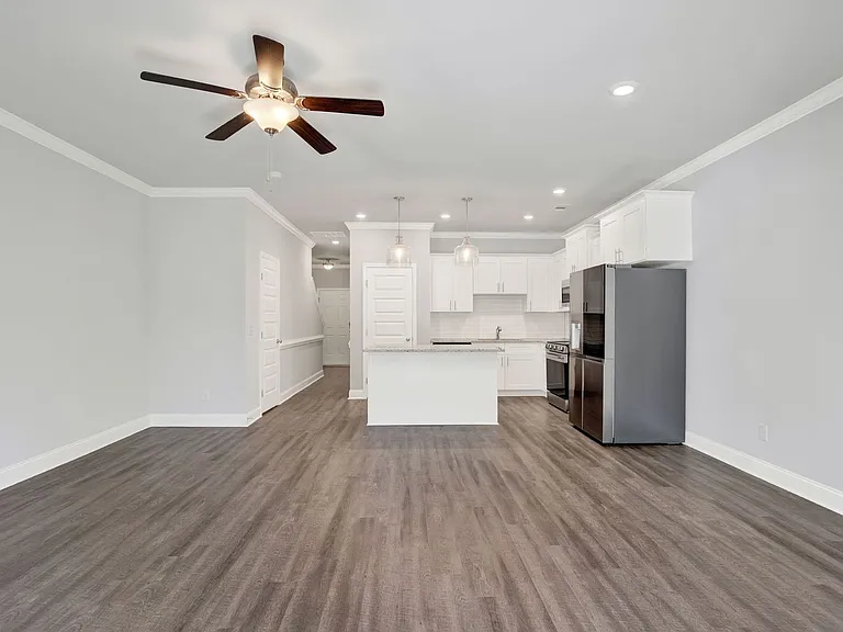 77 Dorsey Dr — Photo 15