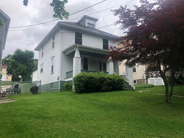 221 Leon St