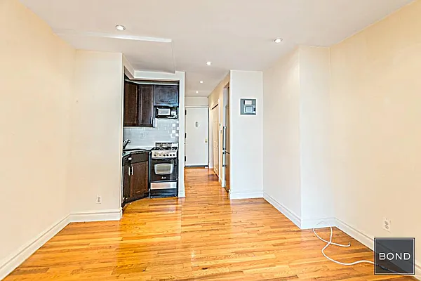 Rented by Bond New York | media 26