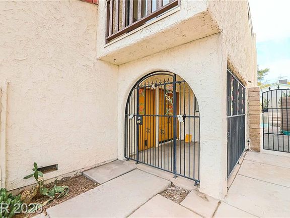 4th image of 4859 Rollingwood Cir