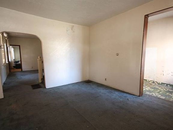 Front Unit Living Room