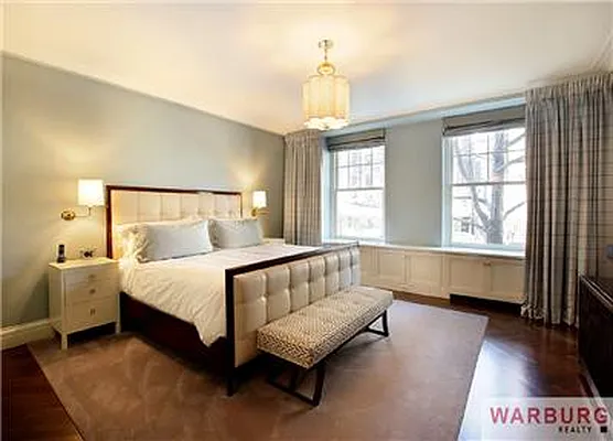 Sold by Warburg | media 5