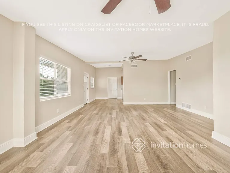 2412 Martinwood Dr — Photo 3