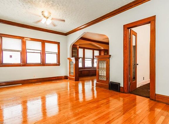 4th image of 15301 Grovewood Ave