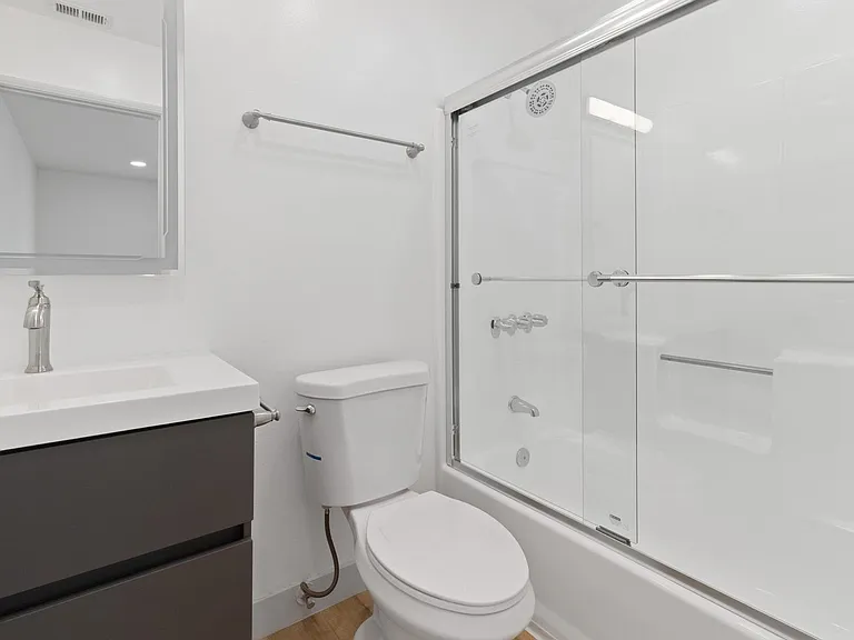 208 E Imperial Ave — Photo 18